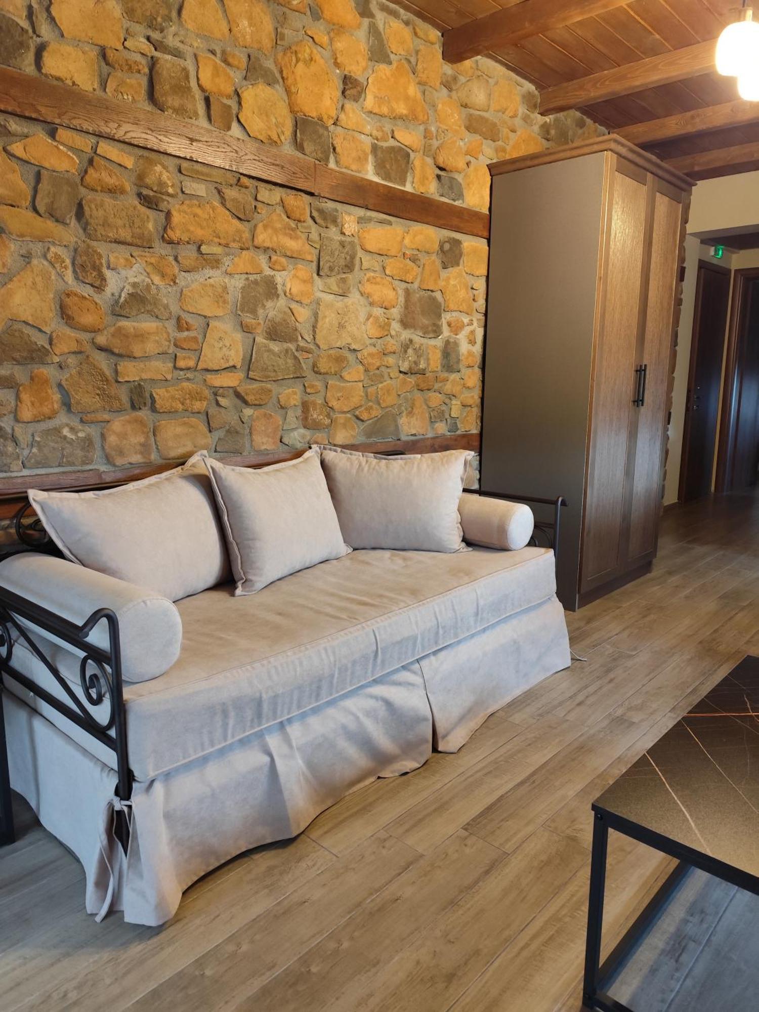 Hotel Ζέον Ύδωρ Órma Esterno foto