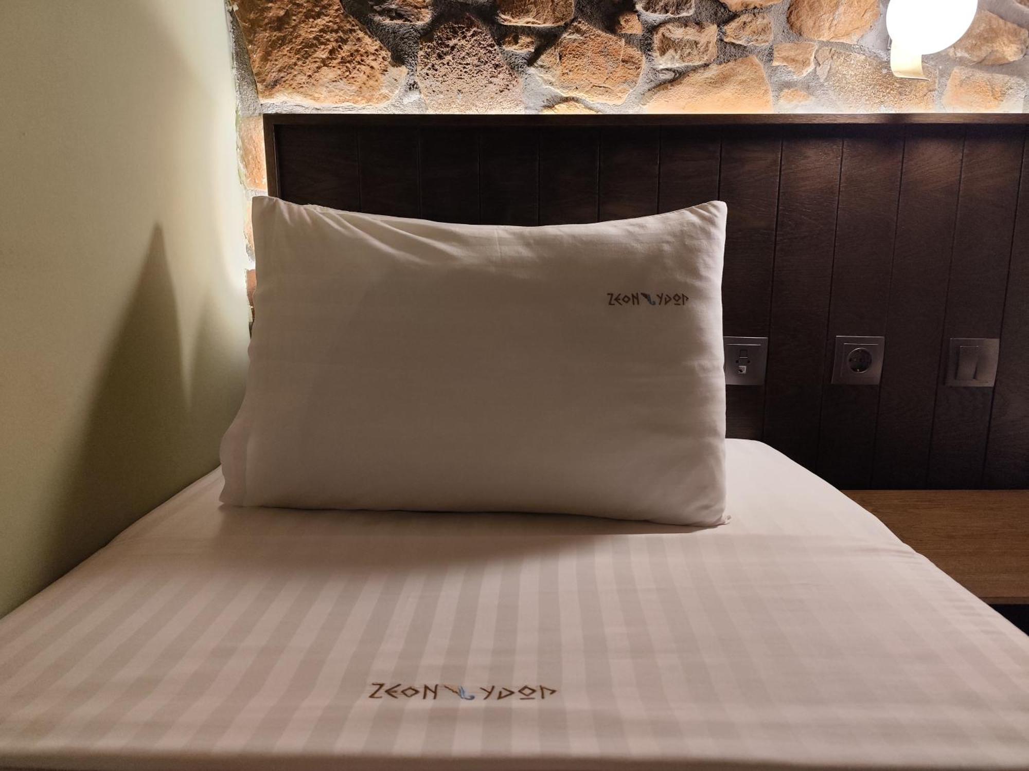 Hotel Ζέον Ύδωρ Órma Esterno foto